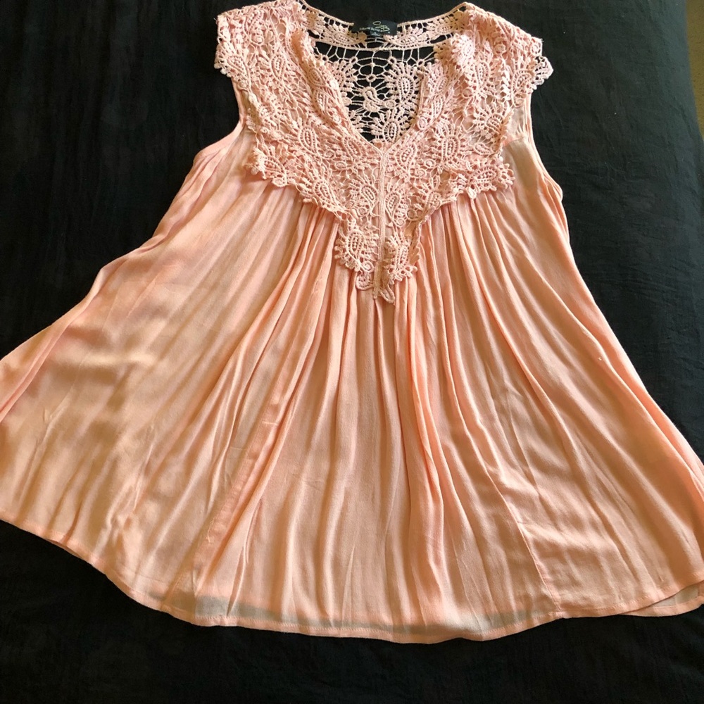 Top size small